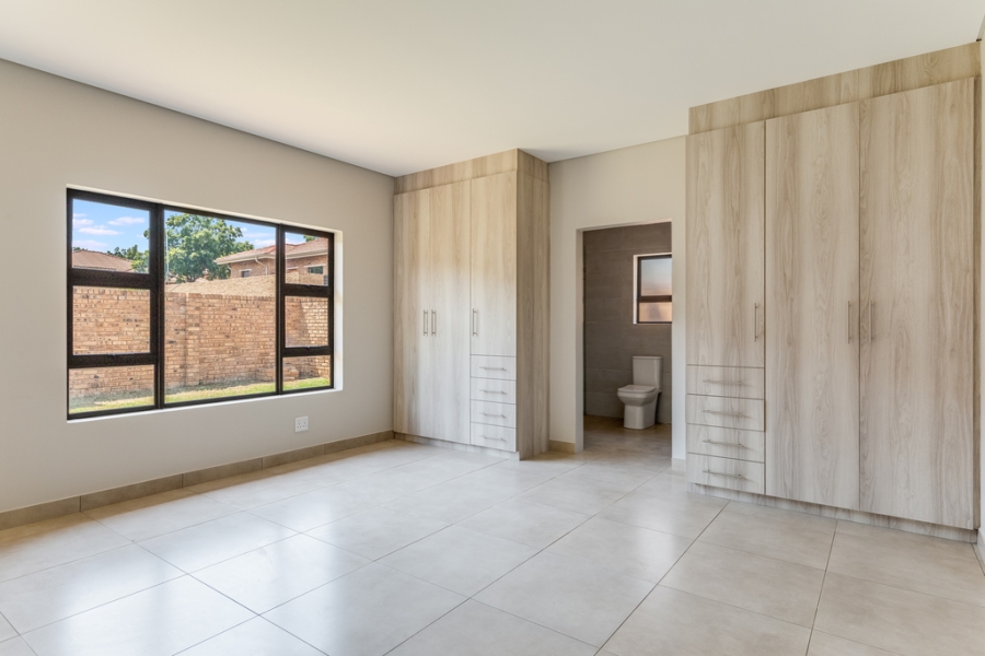2 Bedroom Property for Sale in Mantevrede Gauteng