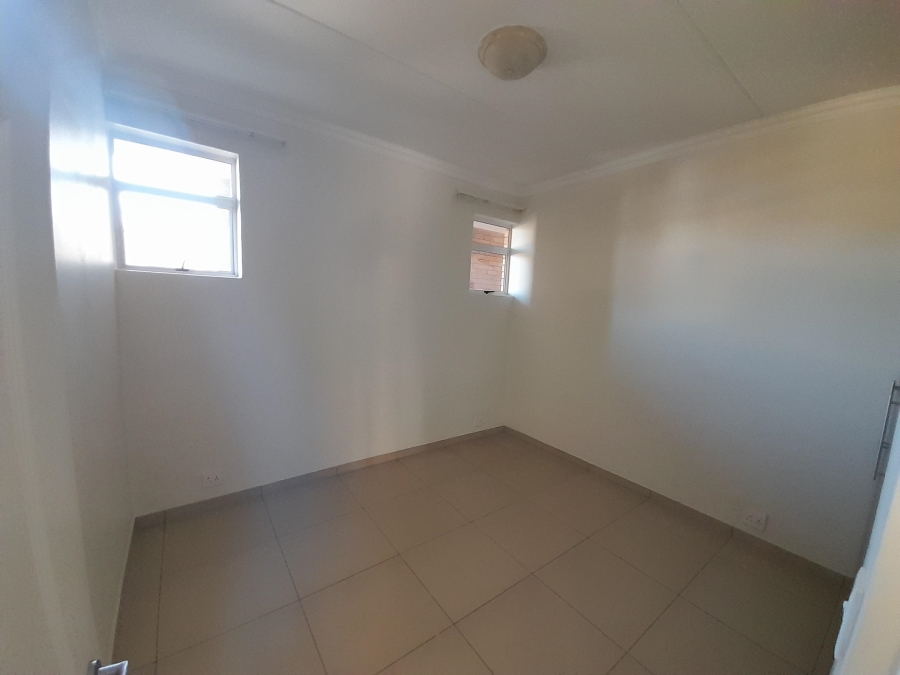To Let 2 Bedroom Property for Rent in Ormonde Gauteng
