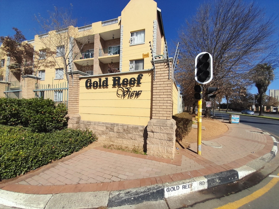 To Let 2 Bedroom Property for Rent in Ormonde Gauteng