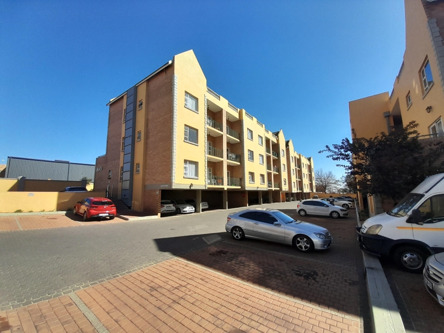 To Let 2 Bedroom Property for Rent in Ormonde Gauteng