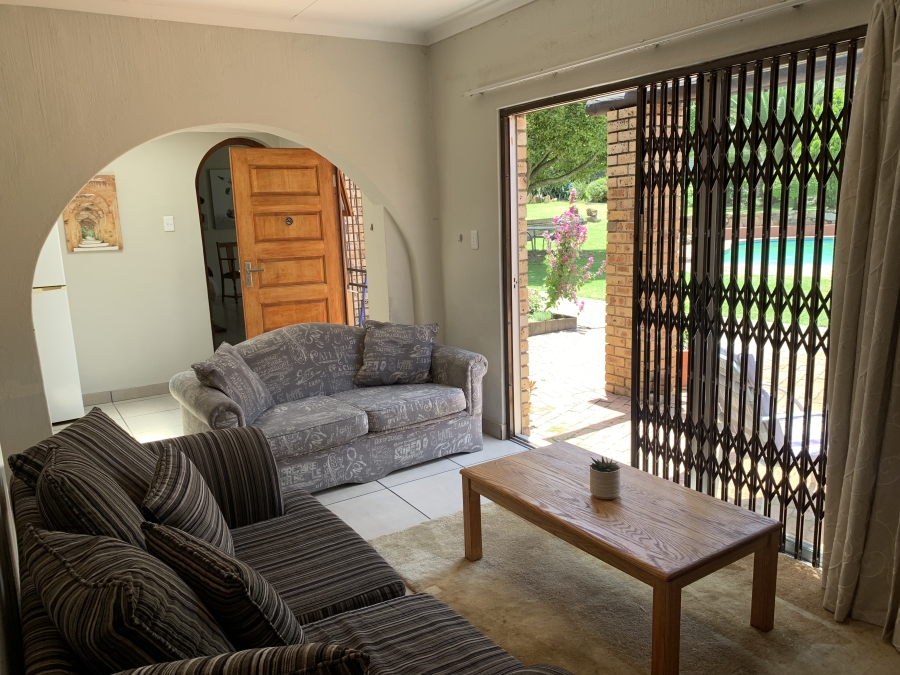 To Let 2 Bedroom Property for Rent in Sandhurst Gauteng