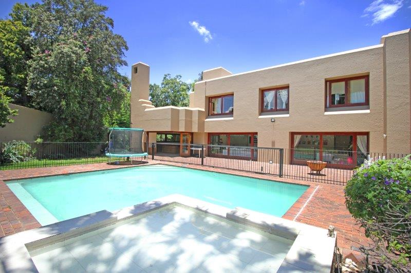 To Let 4 Bedroom Property for Rent in Victory Park Gauteng
