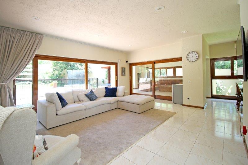 To Let 4 Bedroom Property for Rent in Victory Park Gauteng