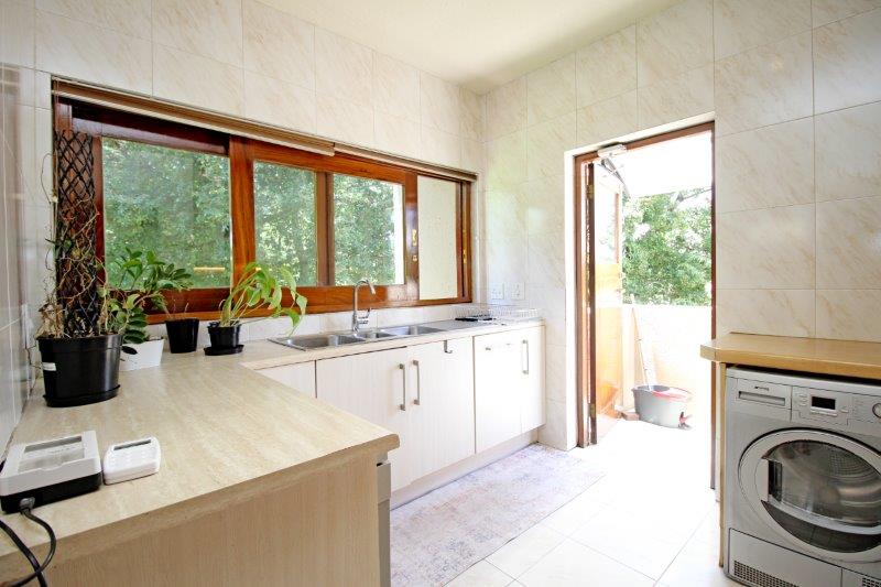 To Let 4 Bedroom Property for Rent in Victory Park Gauteng