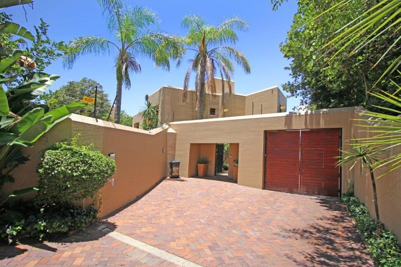 To Let 4 Bedroom Property for Rent in Victory Park Gauteng