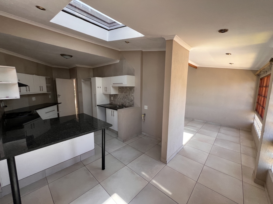 3 Bedroom Property for Sale in Oakdene Gauteng