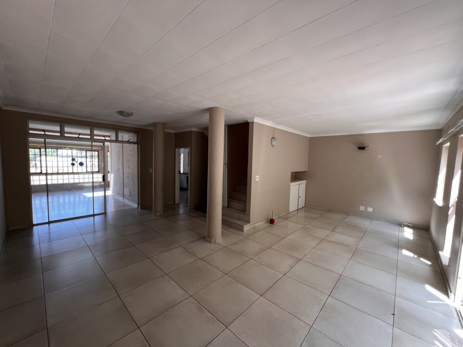 3 Bedroom Property for Sale in Oakdene Gauteng