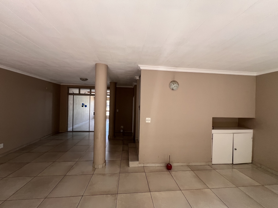 3 Bedroom Property for Sale in Oakdene Gauteng