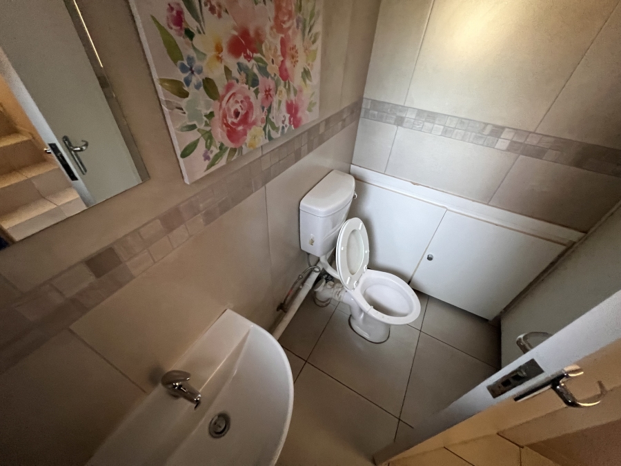 3 Bedroom Property for Sale in Oakdene Gauteng