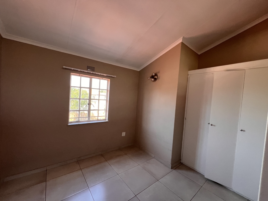 3 Bedroom Property for Sale in Oakdene Gauteng