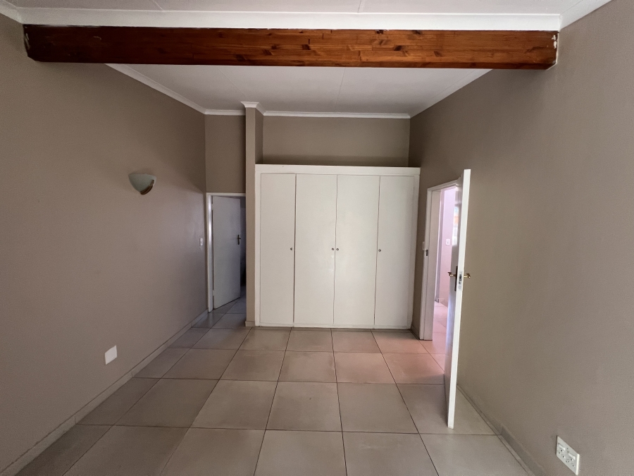 3 Bedroom Property for Sale in Oakdene Gauteng