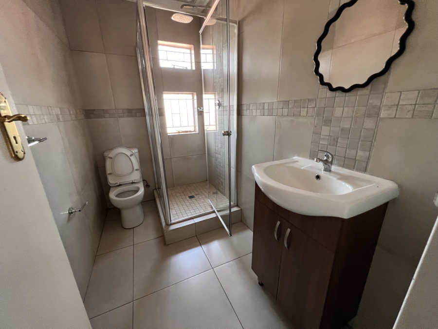 3 Bedroom Property for Sale in Oakdene Gauteng
