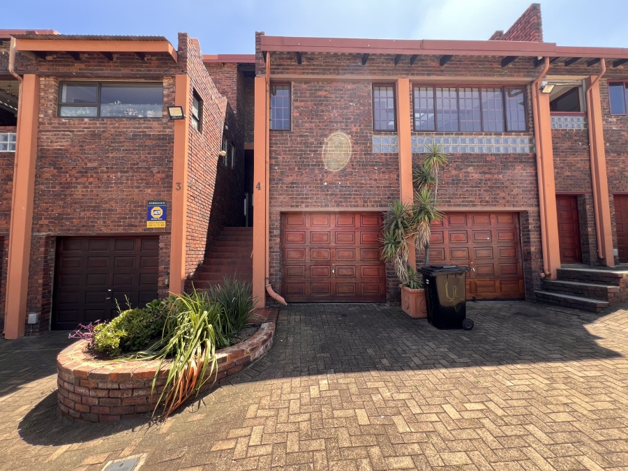 3 Bedroom Property for Sale in Oakdene Gauteng