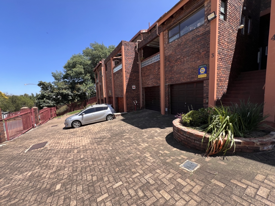 3 Bedroom Property for Sale in Oakdene Gauteng