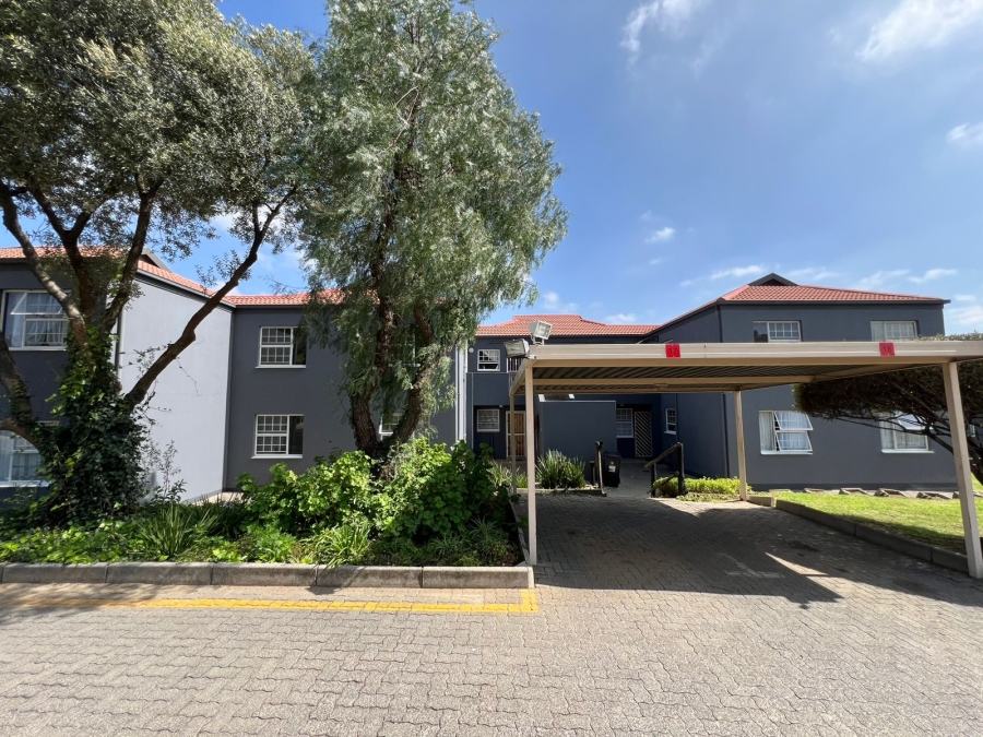 3 Bedroom Property for Sale in Linmeyer Gauteng