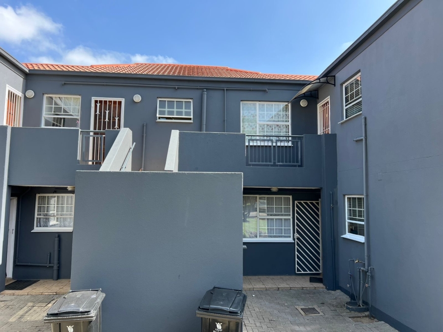 3 Bedroom Property for Sale in Linmeyer Gauteng