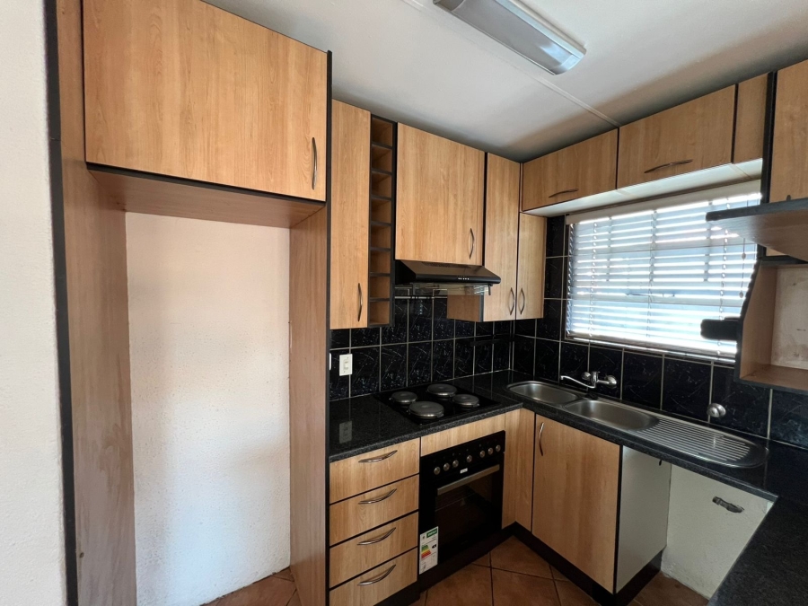 3 Bedroom Property for Sale in Linmeyer Gauteng