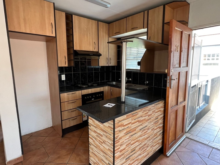 3 Bedroom Property for Sale in Linmeyer Gauteng