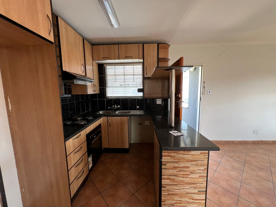 3 Bedroom Property for Sale in Linmeyer Gauteng