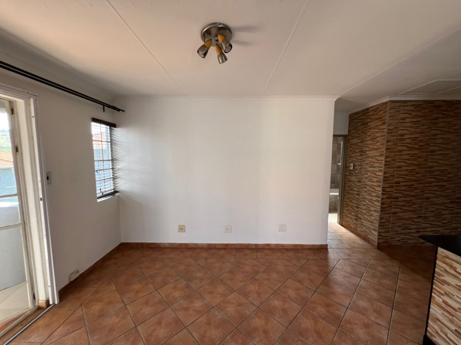 3 Bedroom Property for Sale in Linmeyer Gauteng