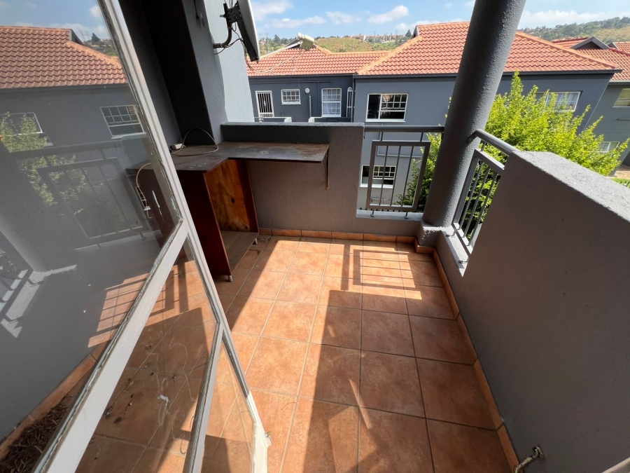 3 Bedroom Property for Sale in Linmeyer Gauteng