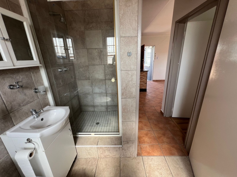 3 Bedroom Property for Sale in Linmeyer Gauteng