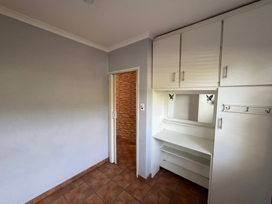 3 Bedroom Property for Sale in Linmeyer Gauteng