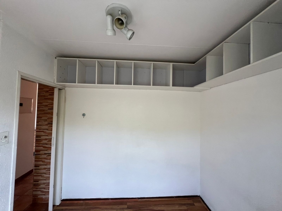 3 Bedroom Property for Sale in Linmeyer Gauteng