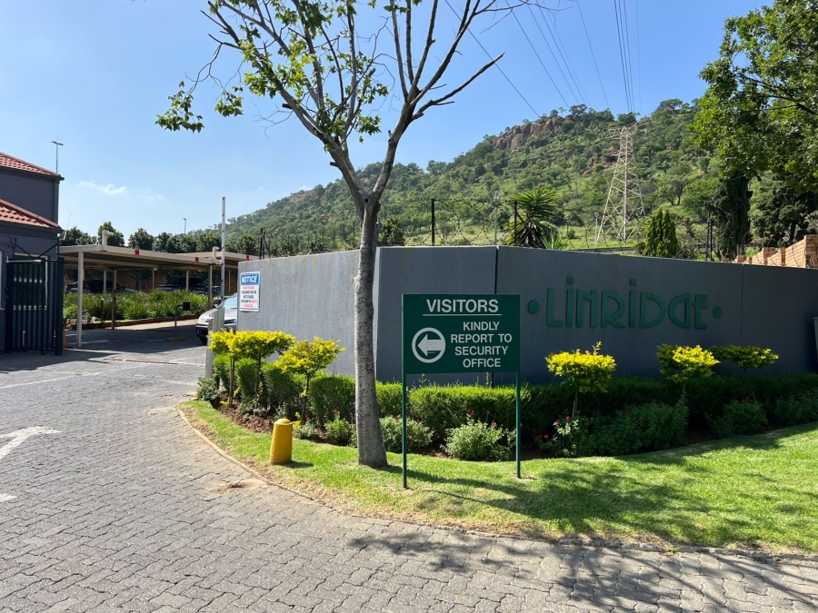 3 Bedroom Property for Sale in Linmeyer Gauteng