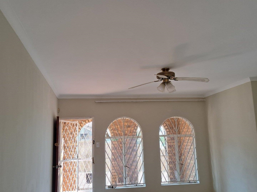 12 Bedroom Property for Sale in Laudium Ext 1 Gauteng