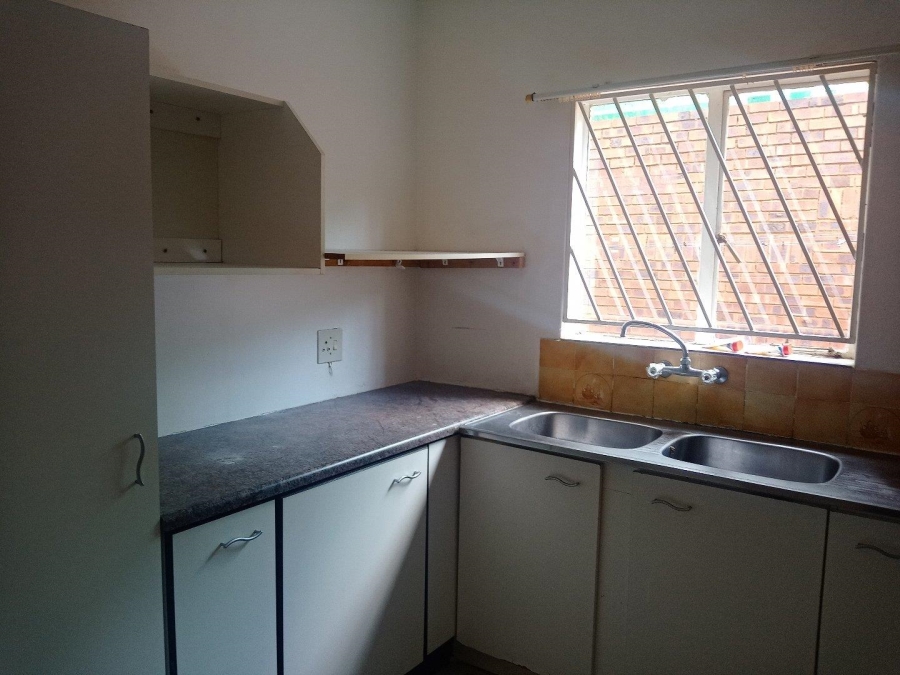 12 Bedroom Property for Sale in Laudium Ext 1 Gauteng