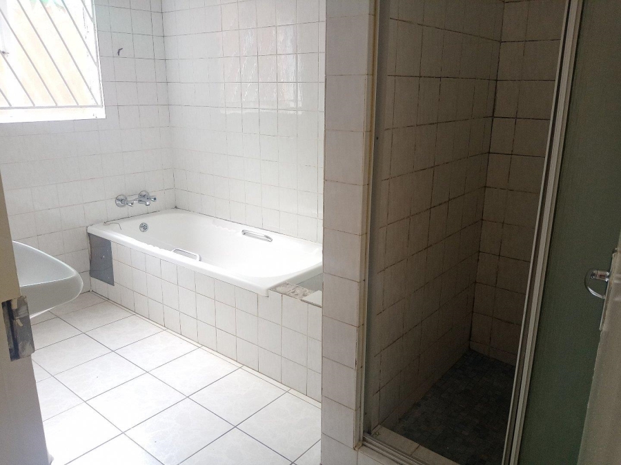 12 Bedroom Property for Sale in Laudium Ext 1 Gauteng