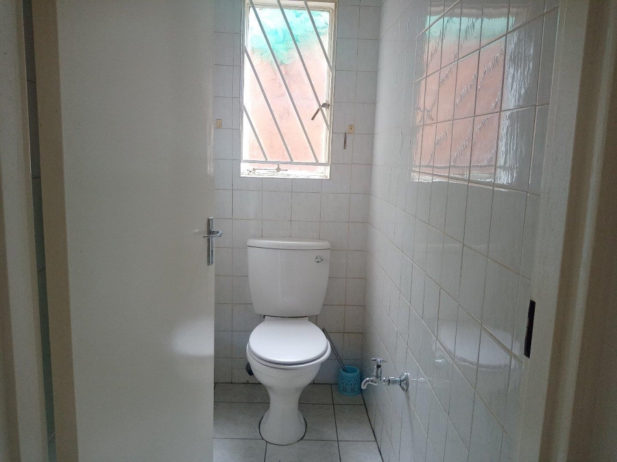 12 Bedroom Property for Sale in Laudium Ext 1 Gauteng