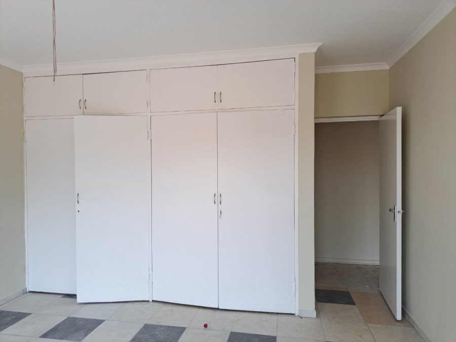12 Bedroom Property for Sale in Laudium Ext 1 Gauteng