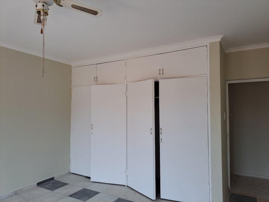 12 Bedroom Property for Sale in Laudium Ext 1 Gauteng