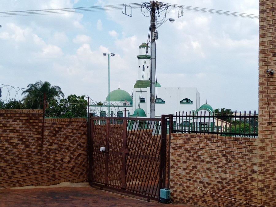 12 Bedroom Property for Sale in Laudium Ext 1 Gauteng