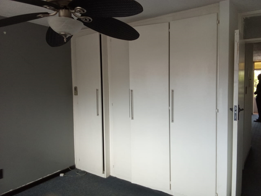 1 Bedroom Property for Sale in Hatfield Gauteng