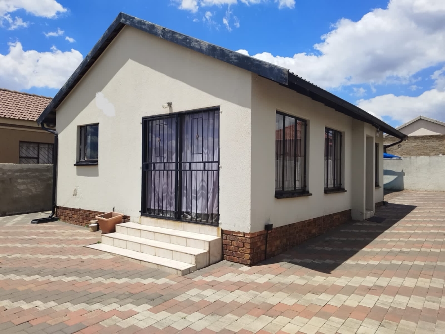 2 Bedroom Property for Sale in Birch Acres Gauteng