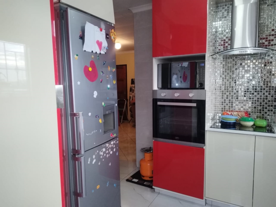 2 Bedroom Property for Sale in Birch Acres Gauteng