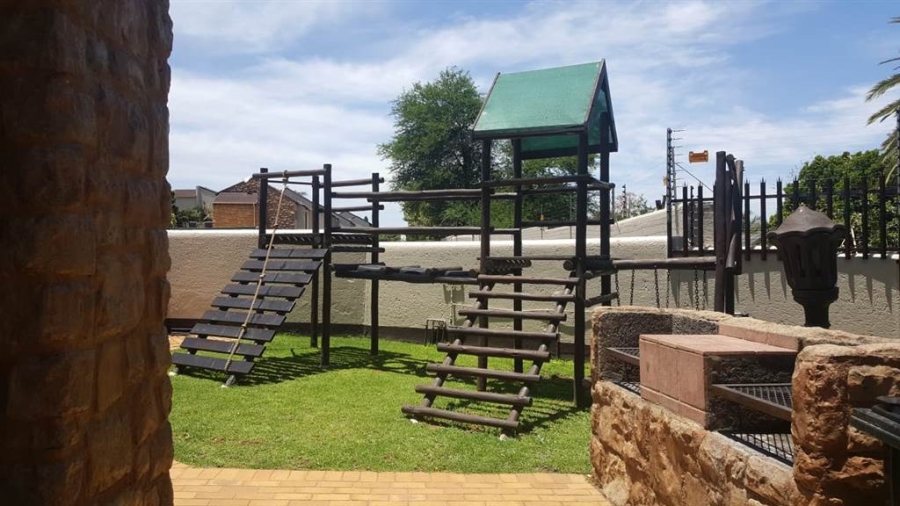 To Let 1 Bedroom Property for Rent in The Isle Gauteng