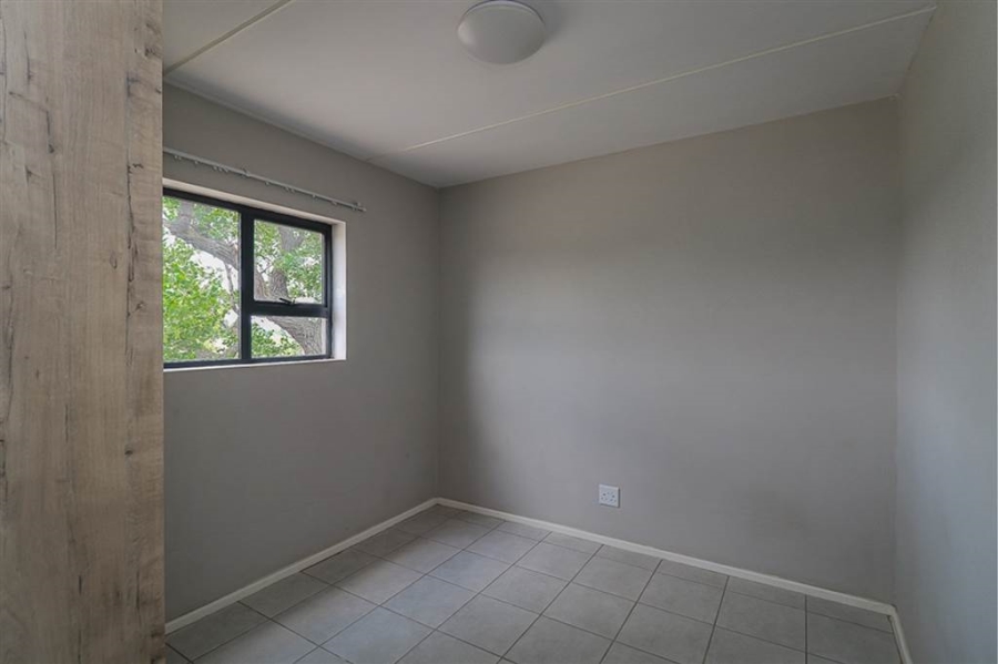 To Let 3 Bedroom Property for Rent in Kenleaf Gauteng