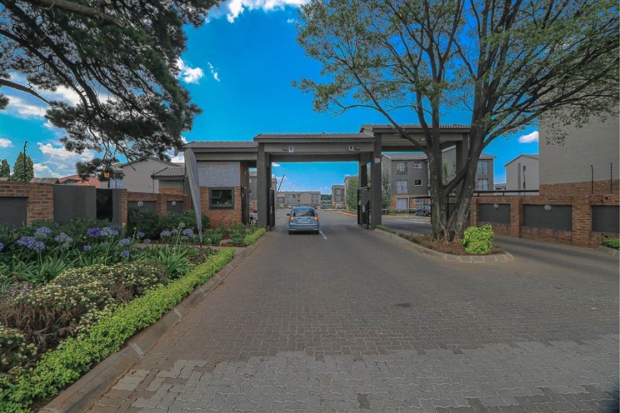 To Let 3 Bedroom Property for Rent in Kenleaf Gauteng