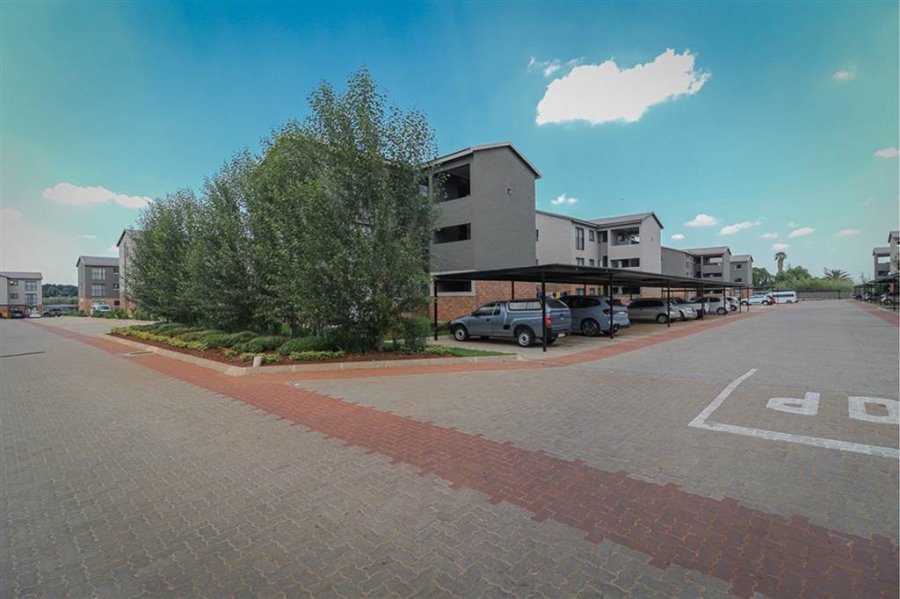 To Let 3 Bedroom Property for Rent in Kenleaf Gauteng