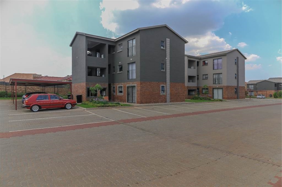 To Let 3 Bedroom Property for Rent in Kenleaf Gauteng