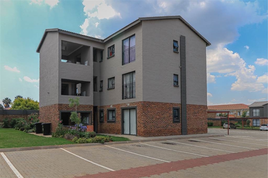 To Let 3 Bedroom Property for Rent in Kenleaf Gauteng