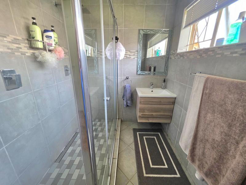 4 Bedroom Property for Sale in Freeway Park Gauteng