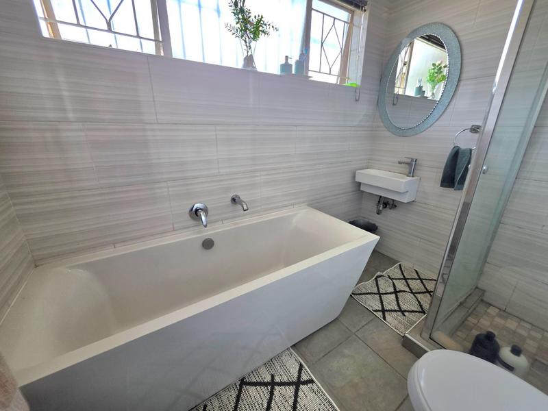 4 Bedroom Property for Sale in Freeway Park Gauteng