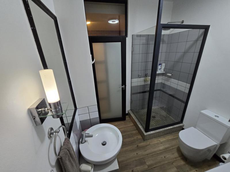 To Let 2 Bedroom Property for Rent in Rosebank Gauteng