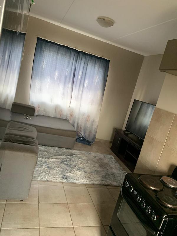 To Let 2 Bedroom Property for Rent in Fleurhof Gauteng
