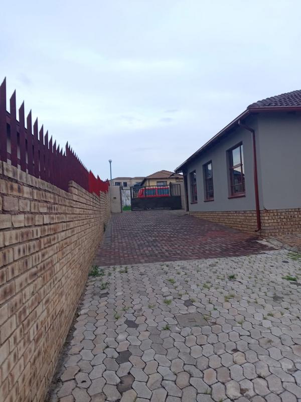 To Let 3 Bedroom Property for Rent in Mindalore Gauteng